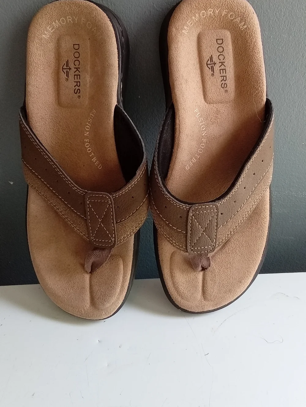 Dockers Mens‎ Brown Memory Foam Fusion Footbed Flip Flop Thong Sandals